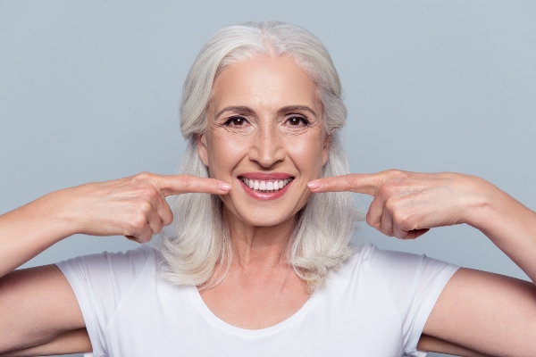 Comparing Implant Supported Dentures With Traditional Dentures